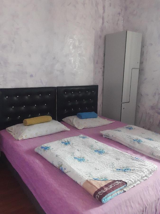 Guesthouse Qeti Batumi Bagian luar foto