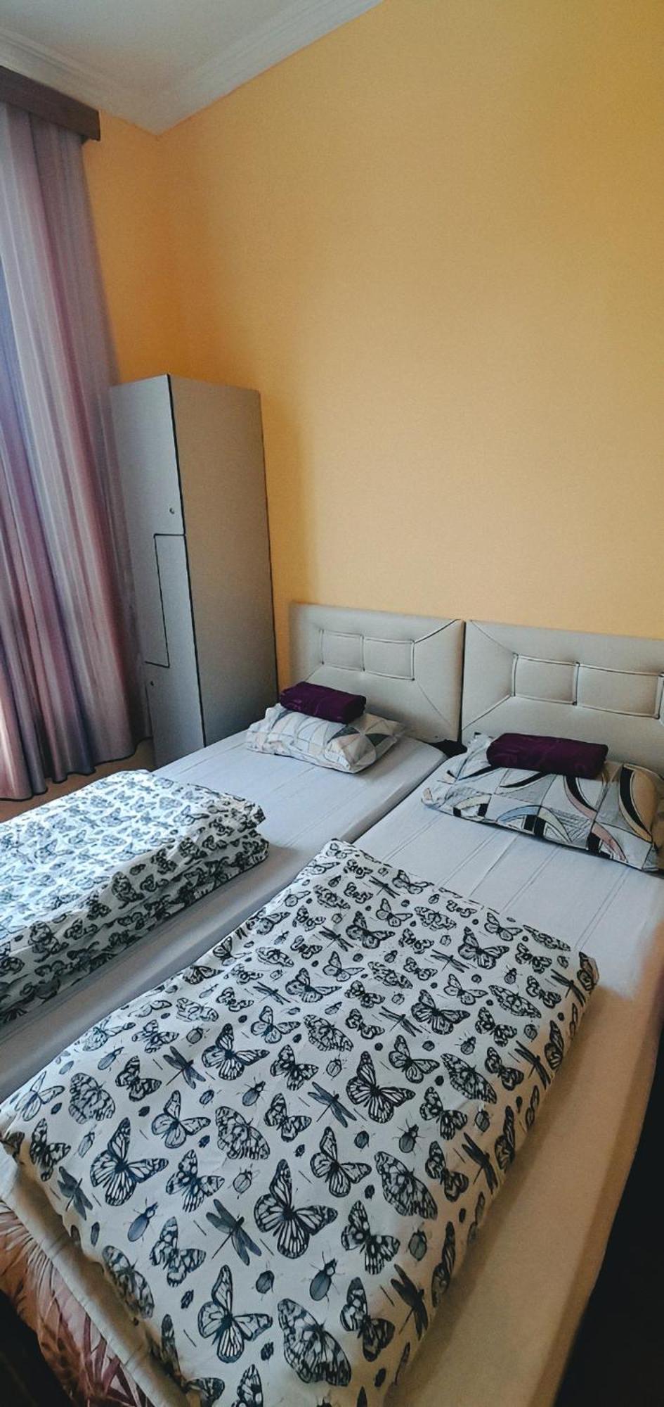 Guesthouse Qeti Batumi Bagian luar foto