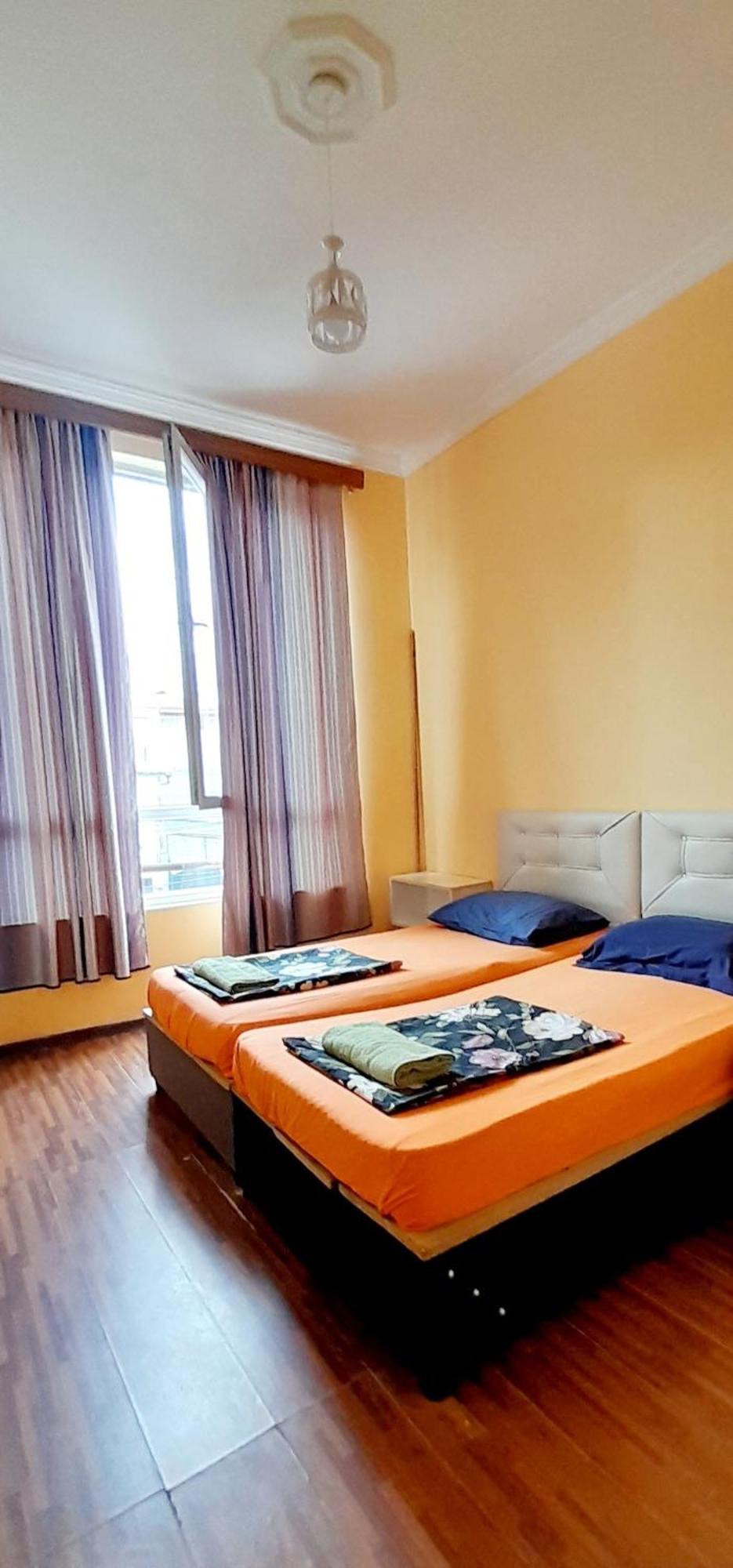 Guesthouse Qeti Batumi Bagian luar foto